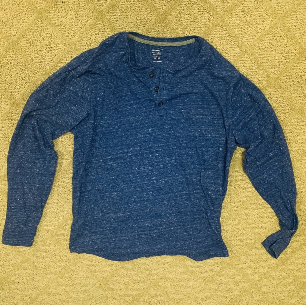 Old Navy Long Sleeve T-Shirt